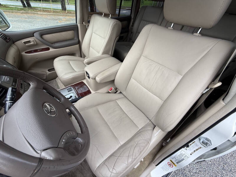 2005-toyota-land-cruiser-base-awd-4dr-suv (24)