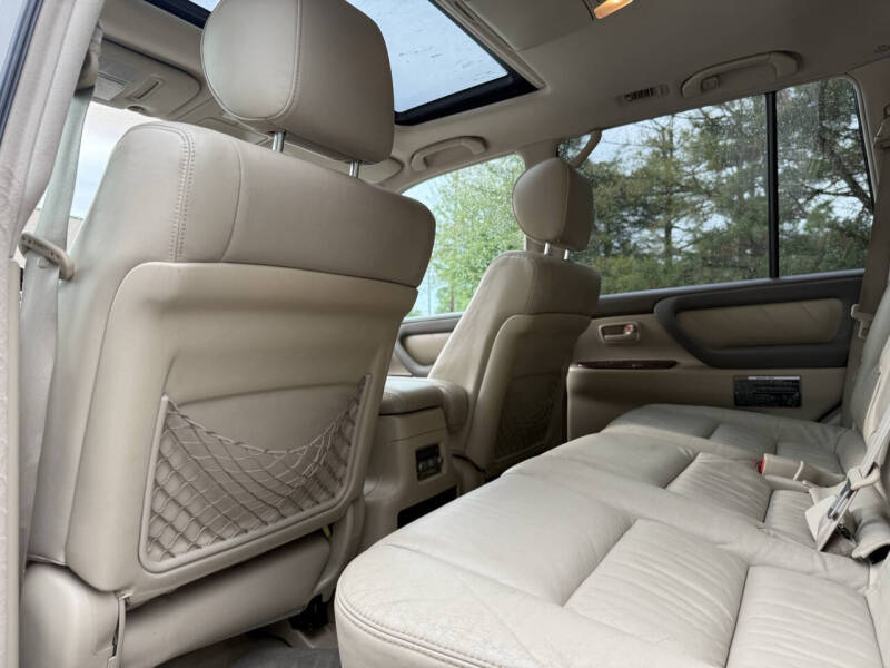 2005-toyota-land-cruiser-base-awd-4dr-suv (27)