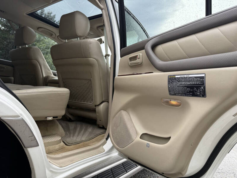 2005-toyota-land-cruiser-base-awd-4dr-suv (30)