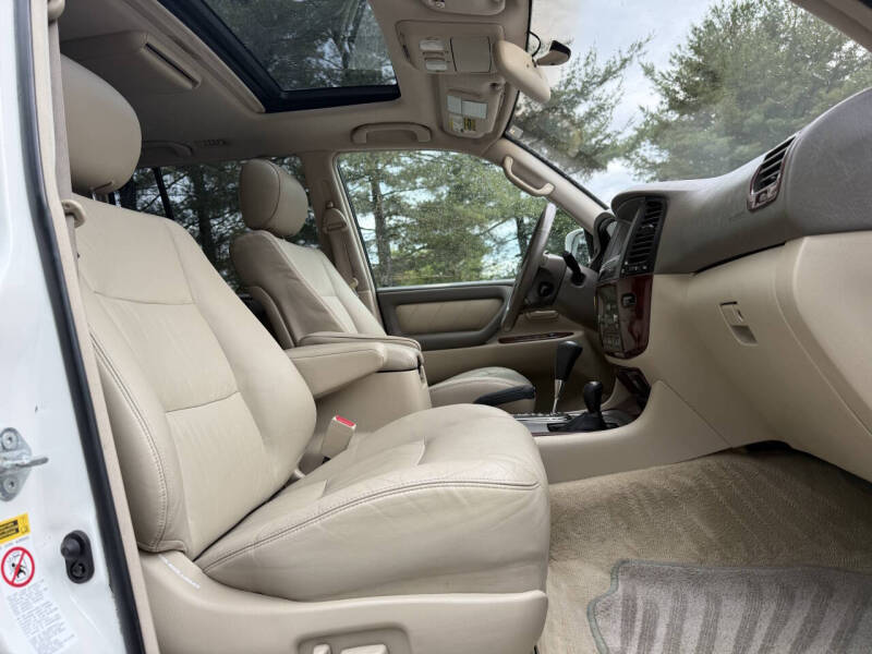 2005-toyota-land-cruiser-base-awd-4dr-suv (34)
