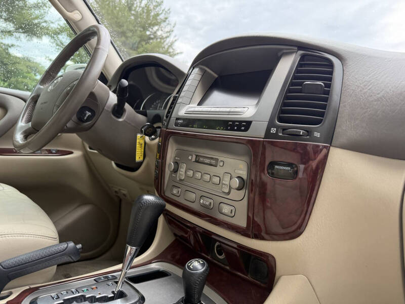 2005-toyota-land-cruiser-base-awd-4dr-suv (36)