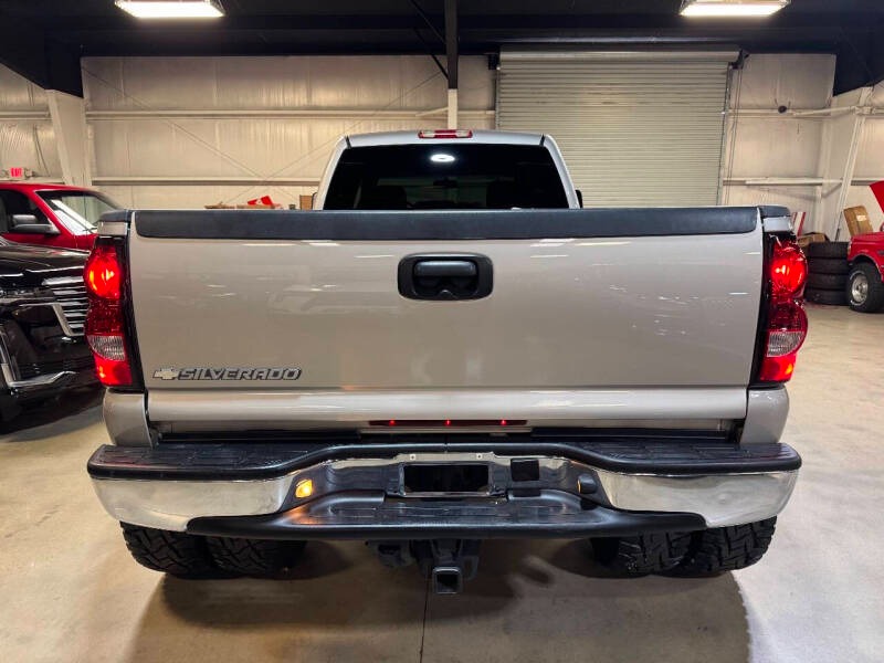 2007-chevrolet-silverado-3500-classic-lt3-4dr-crew-cab-4wd-lb-drw (11)