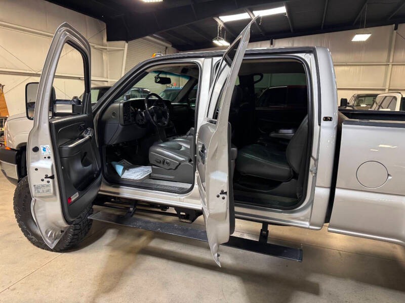 2007-chevrolet-silverado-3500-classic-lt3-4dr-crew-cab-4wd-lb-drw (18)