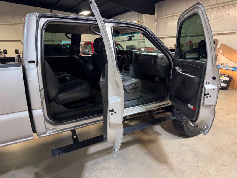 2007-chevrolet-silverado-3500-classic-lt3-4dr-crew-cab-4wd-lb-drw (19)