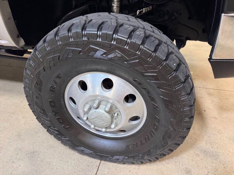 2007-chevrolet-silverado-3500-classic-lt3-4dr-crew-cab-4wd-lb-drw (22)