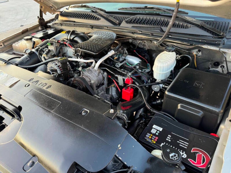 2007-chevrolet-silverado-3500-classic-lt3-4dr-crew-cab-4wd-lb-drw (29)