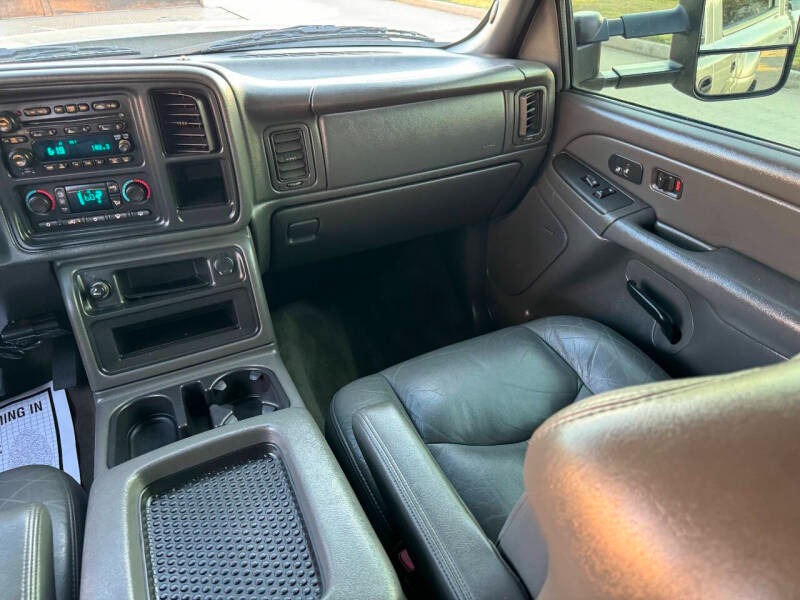 2007-chevrolet-silverado-3500-classic-lt3-4dr-crew-cab-4wd-lb-drw (40)