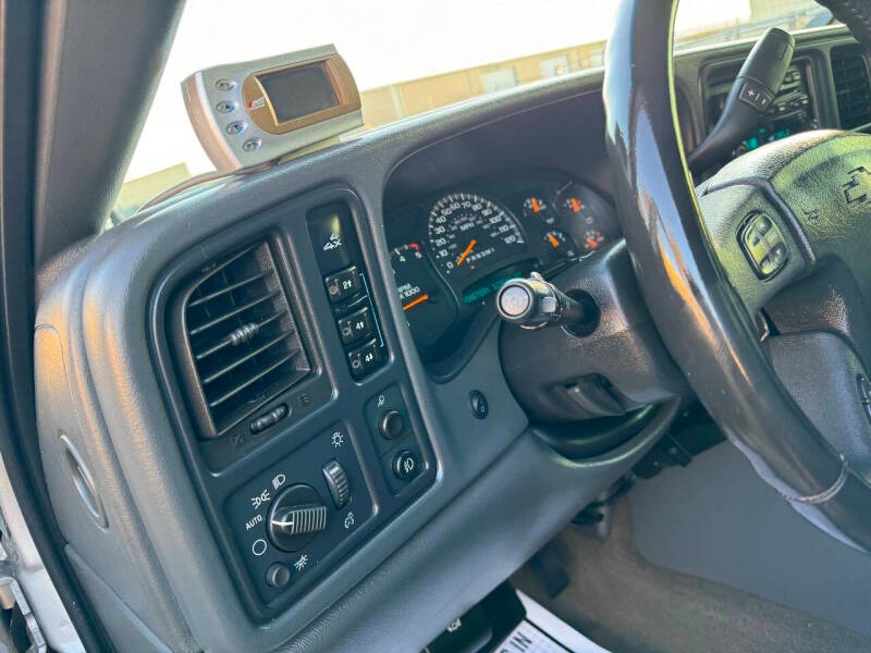 2007-chevrolet-silverado-3500-classic-lt3-4dr-crew-cab-4wd-lb-drw (48)