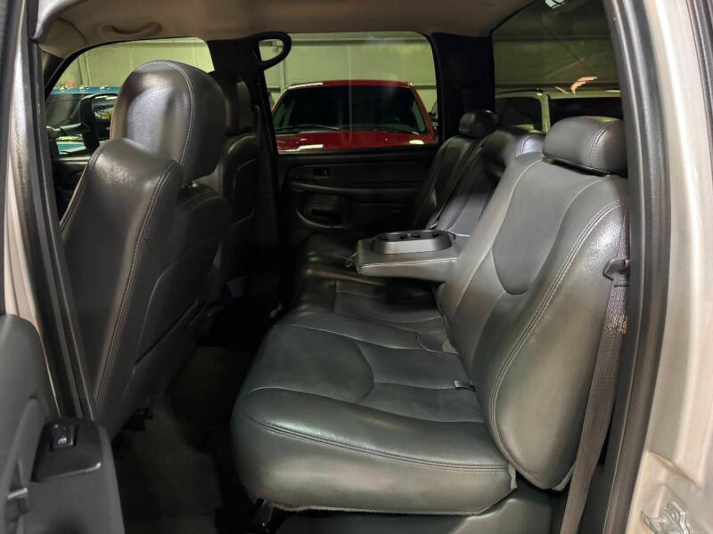 2007-chevrolet-silverado-3500-classic-lt3-4dr-crew-cab-4wd-lb-drw (50)