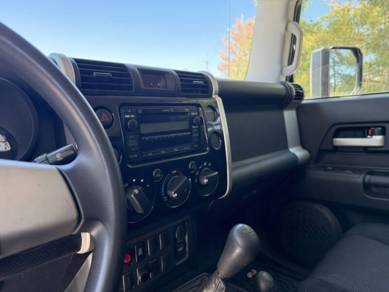 2007-toyota-fj-cruiser-base-4dr-suv-4wd-4l-v6-6m- (47)