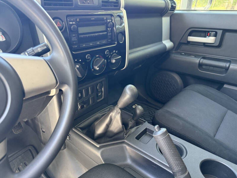 2007-toyota-fj-cruiser-base-4dr-suv-4wd-4l-v6-6m- (48)