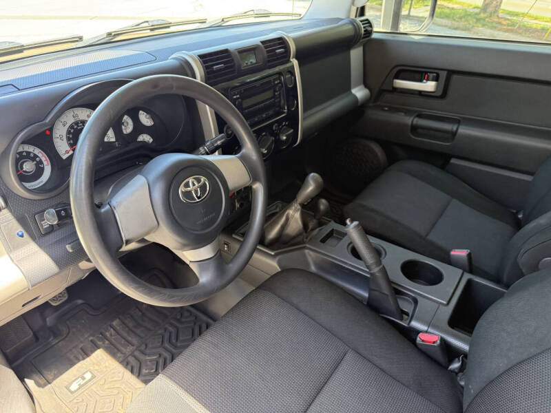 2007-toyota-fj-cruiser-base-4dr-suv-4wd-4l-v6-6m- (49)