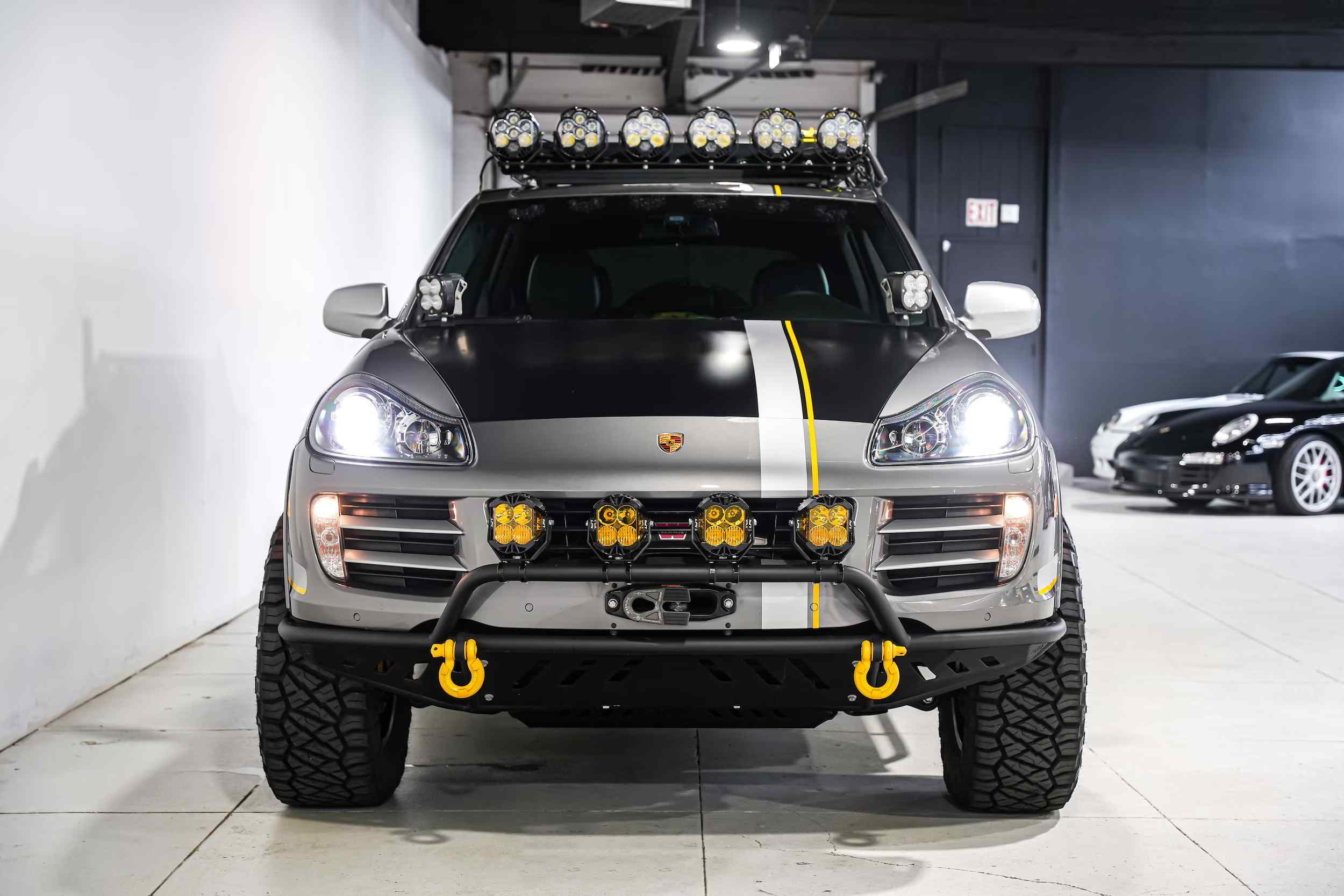 2010-porsche-cayenne-transsyberia-for-sale-06
