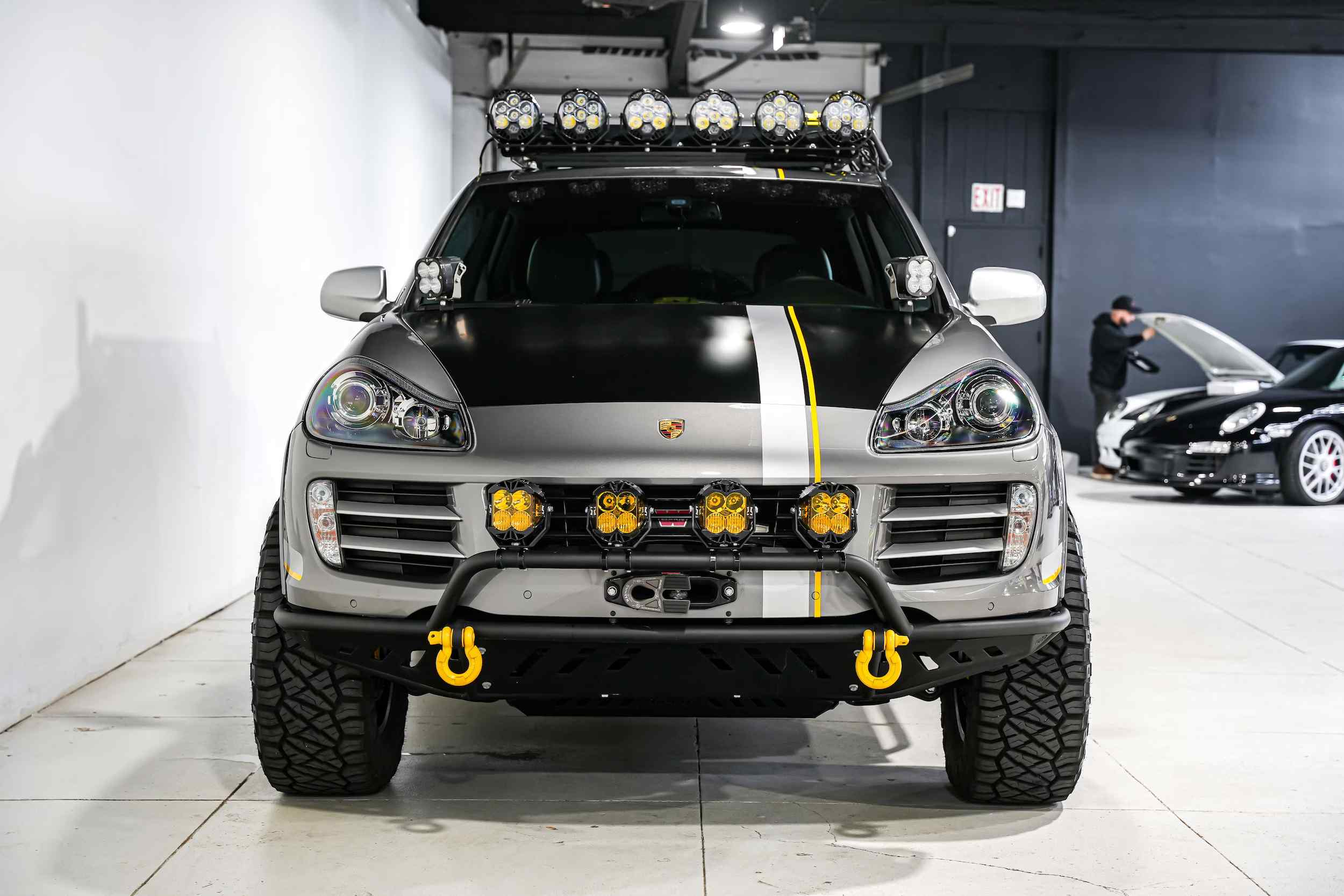 2010-porsche-cayenne-transsyberia-for-sale-08