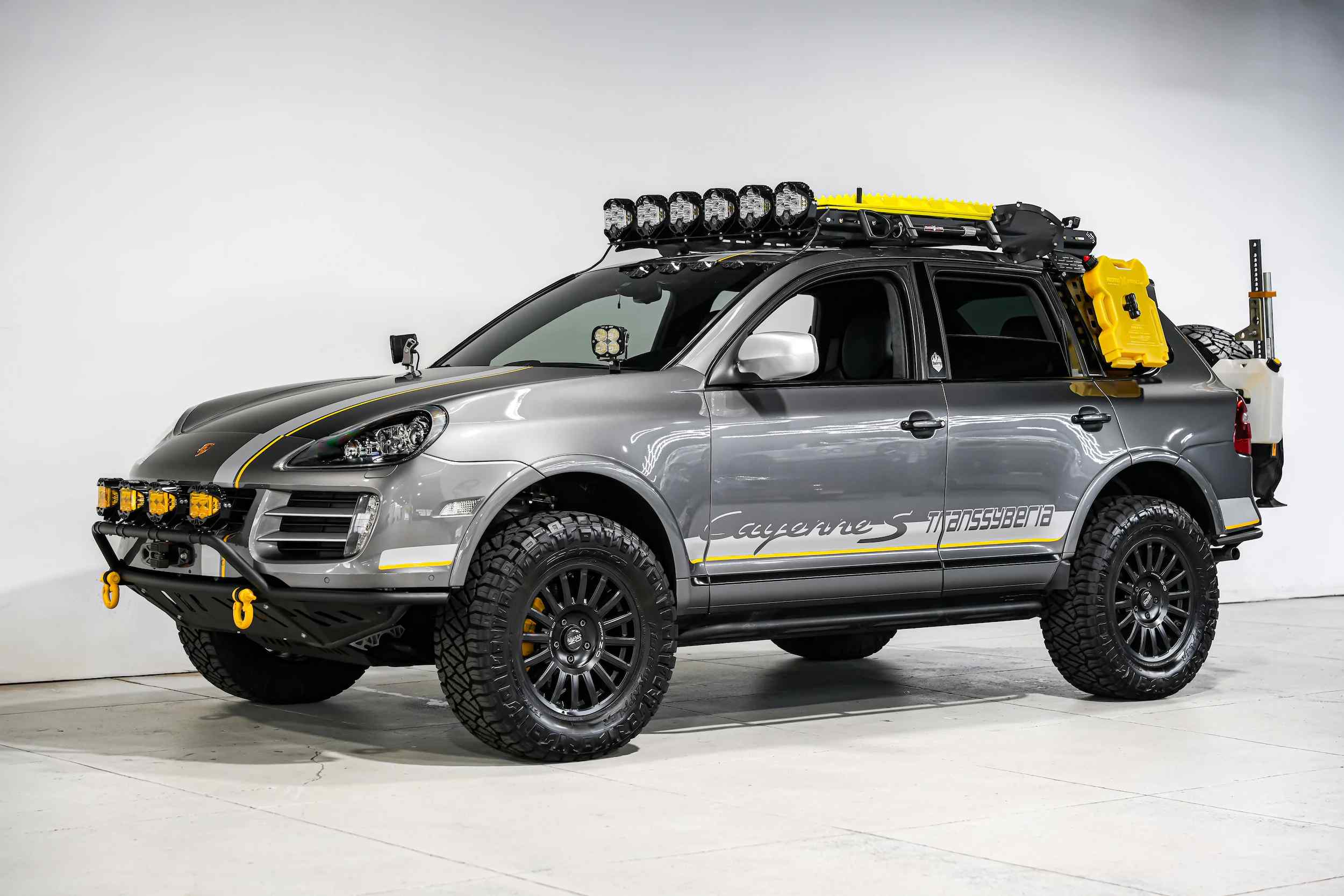 2010-porsche-cayenne-transsyberia-for-sale-09