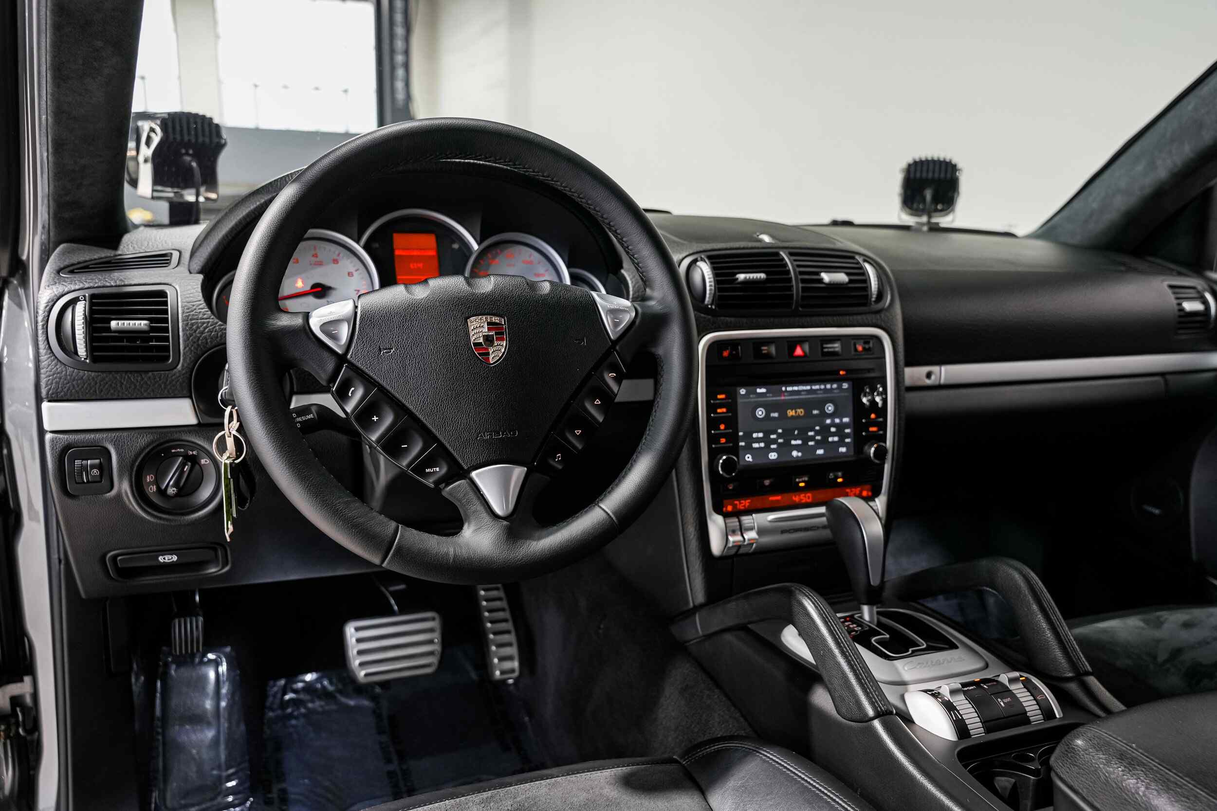 2010-porsche-cayenne-transsyberia-for-sale-12