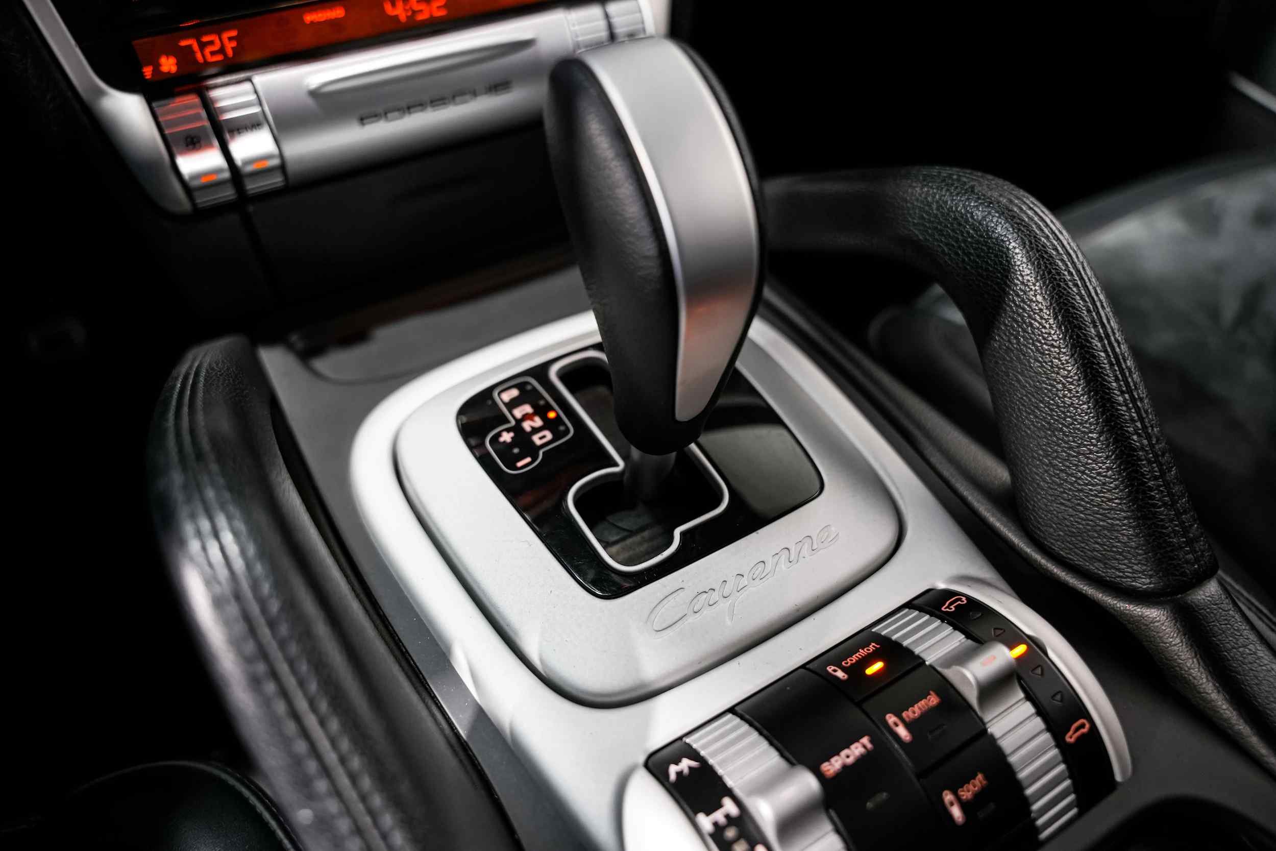 2010-porsche-cayenne-transsyberia-for-sale-18