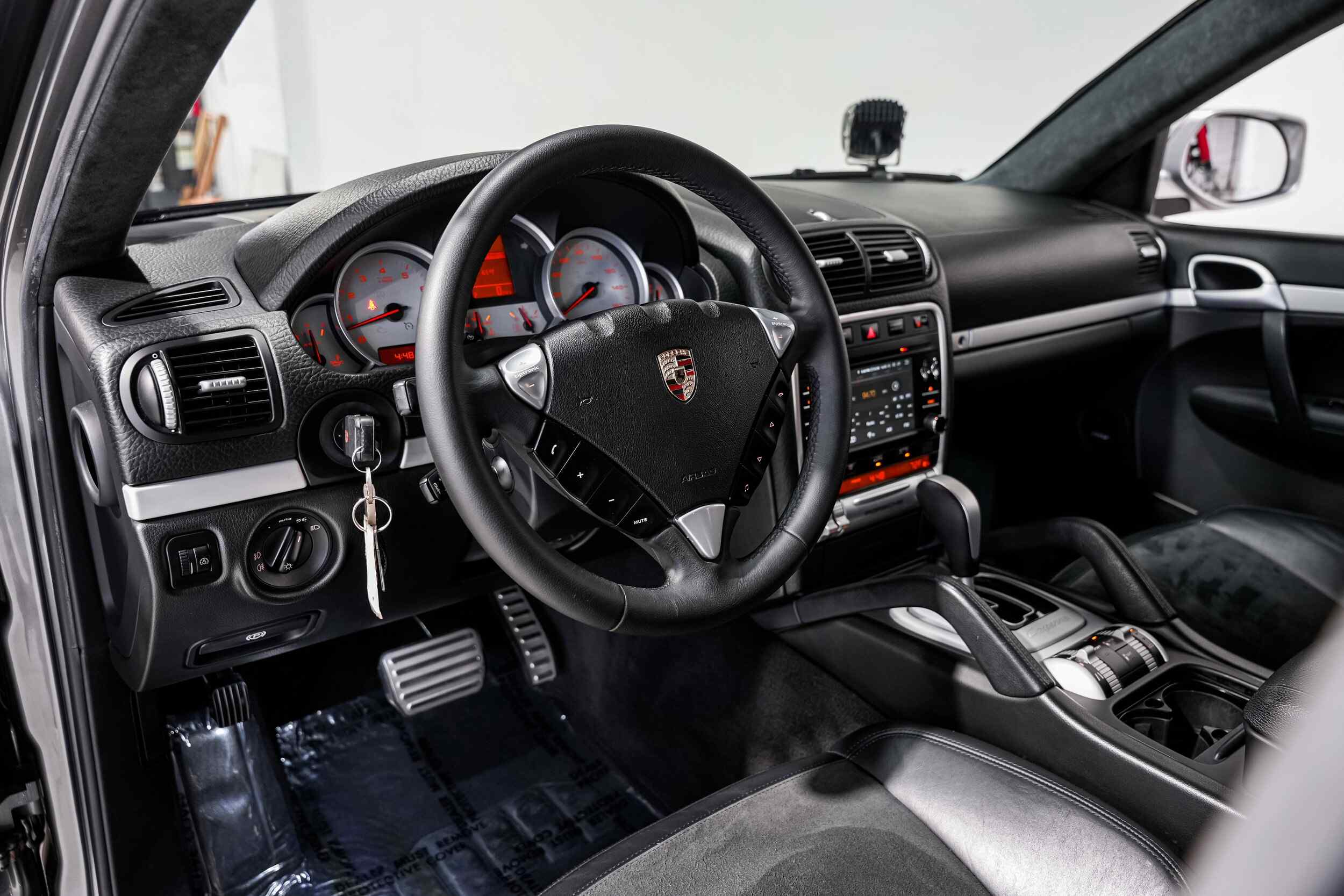 2010-porsche-cayenne-transsyberia-for-sale-23