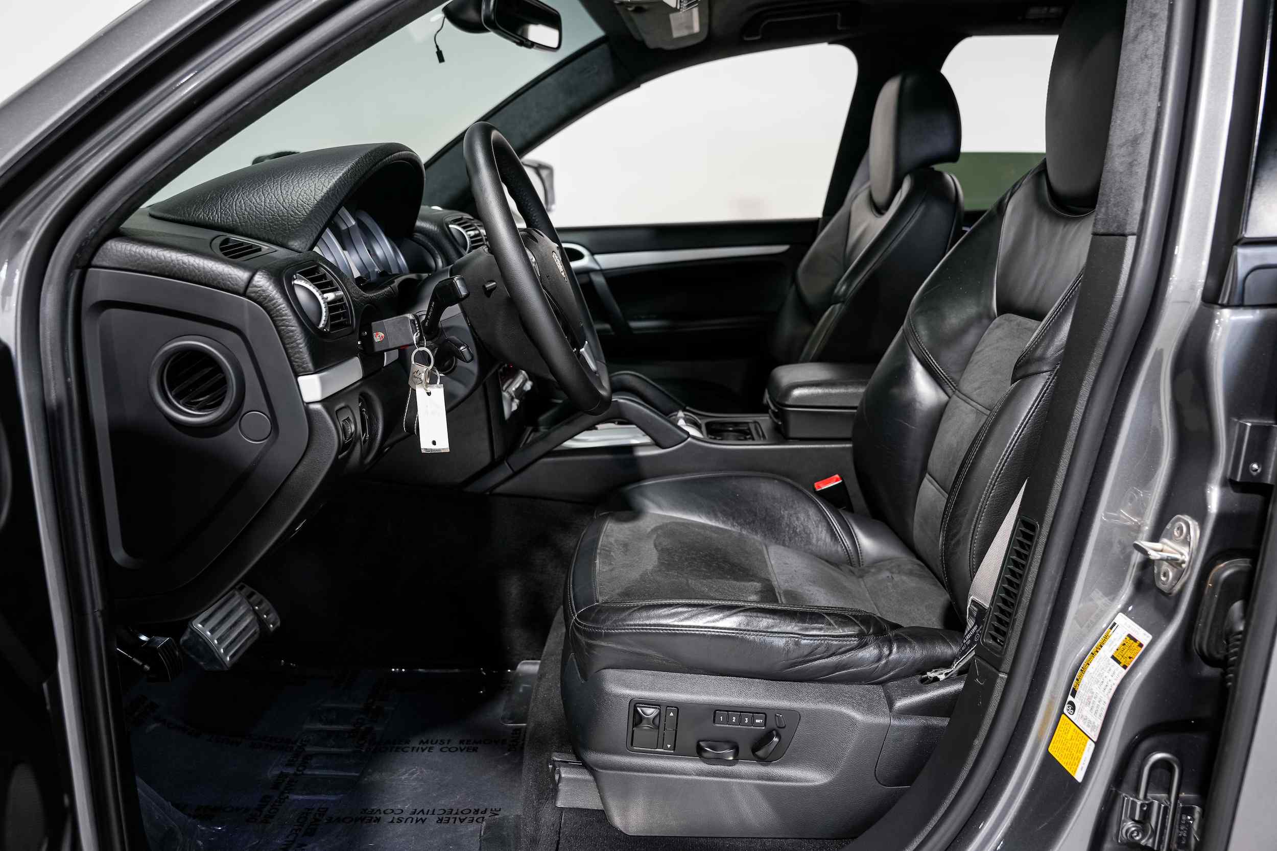 2010-porsche-cayenne-transsyberia-for-sale-24
