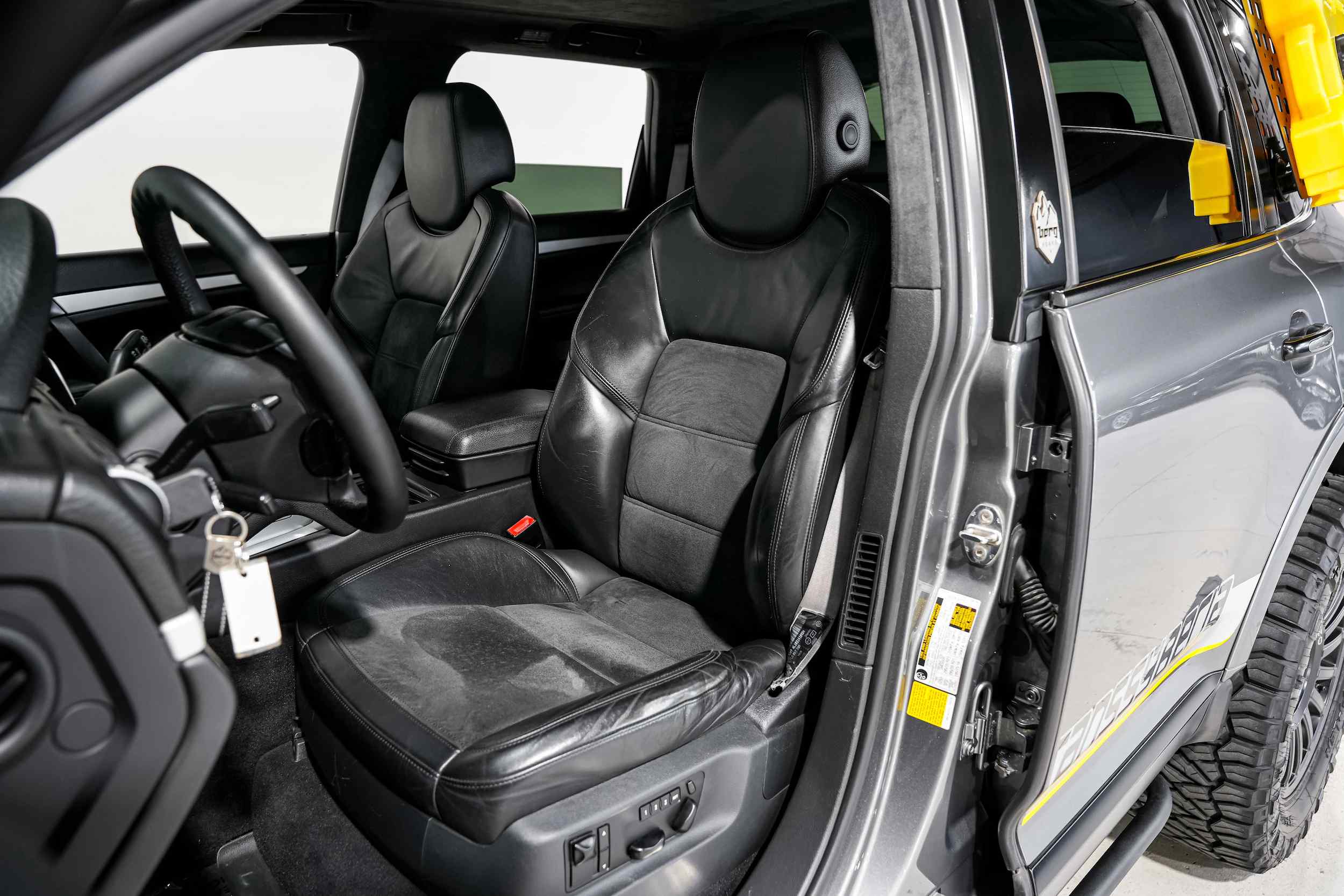 2010-porsche-cayenne-transsyberia-for-sale-26