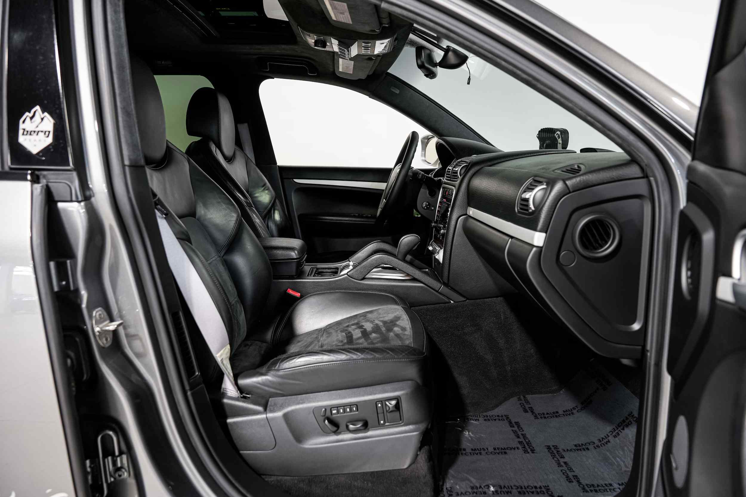 2010-porsche-cayenne-transsyberia-for-sale-30