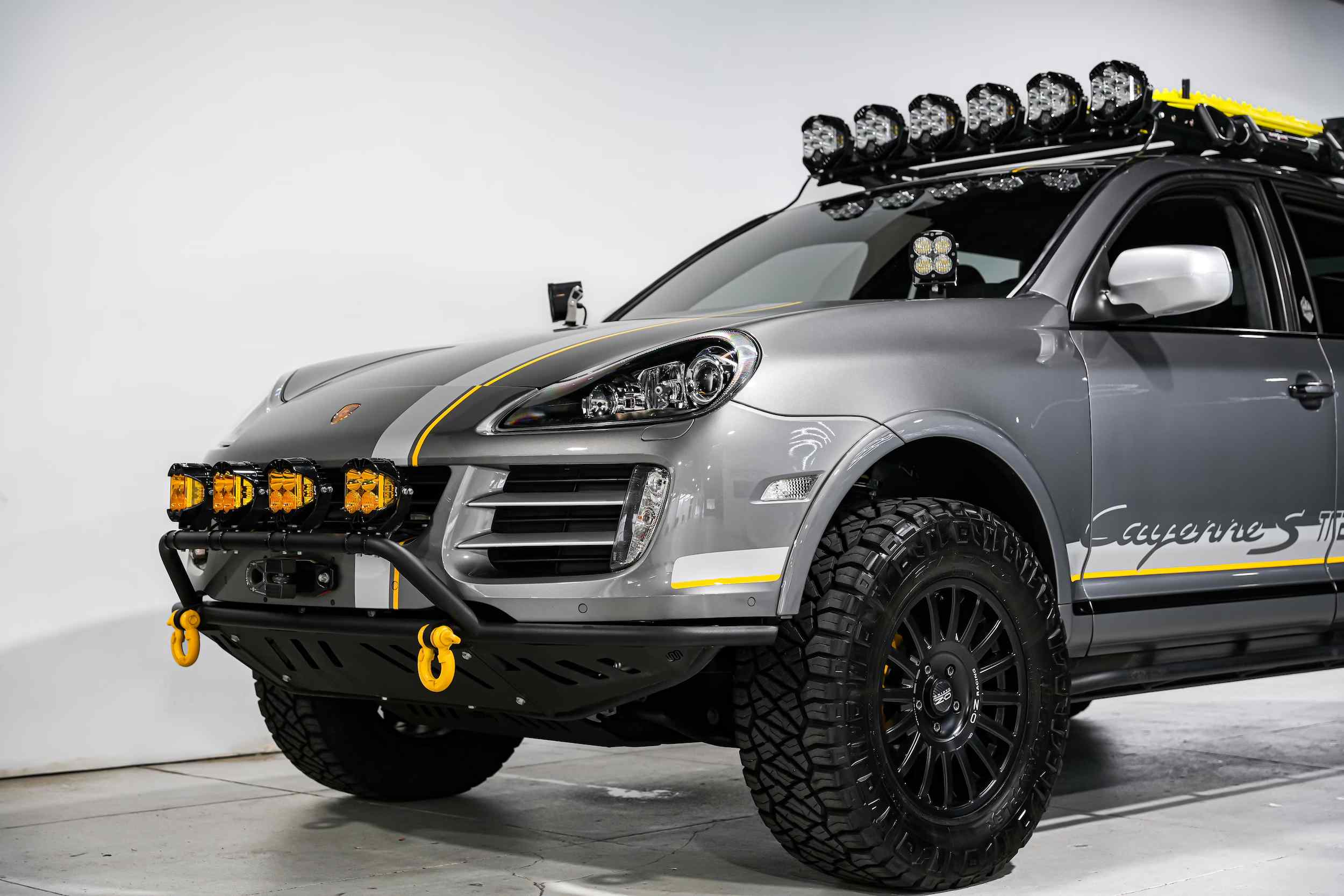 2010-porsche-cayenne-transsyberia-for-sale-34