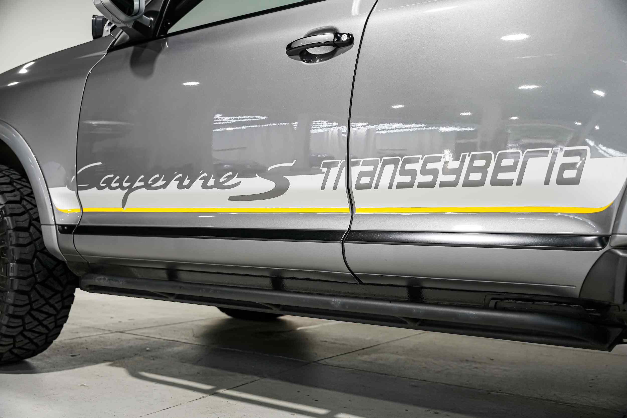 2010-porsche-cayenne-transsyberia-for-sale-41