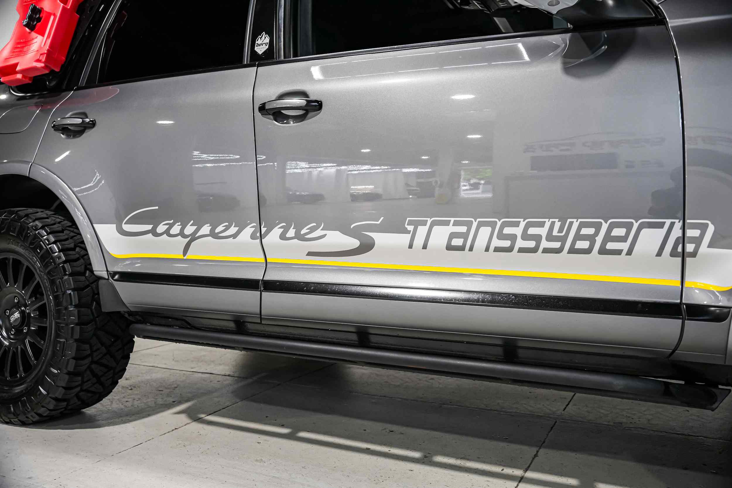 2010-porsche-cayenne-transsyberia-for-sale-61