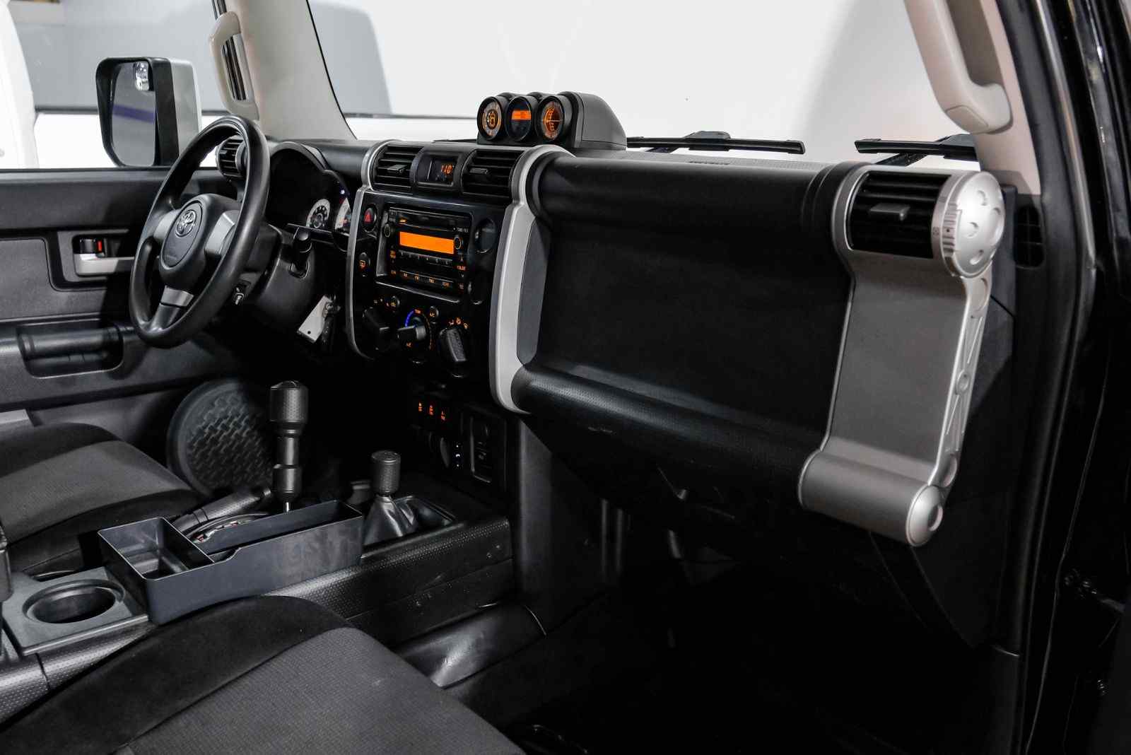 2010-toyota-fj-cruiser-for-sale-dallas-tx-08