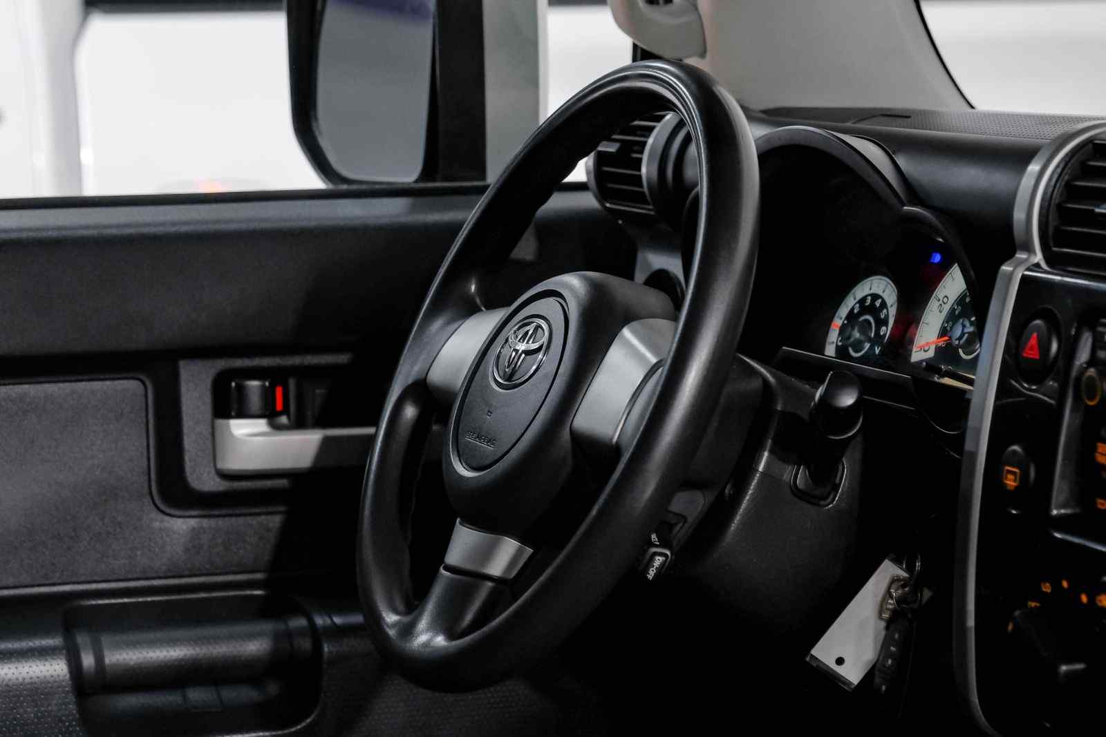 2010-toyota-fj-cruiser-for-sale-dallas-tx-09
