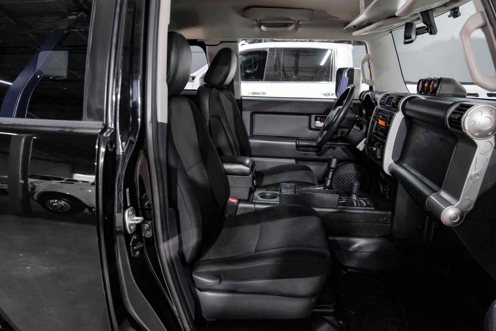 2010-toyota-fj-cruiser-for-sale-dallas-tx-20