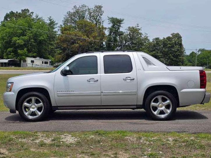 2012-chevrolet-avalanche-ltz-for-sale-06
