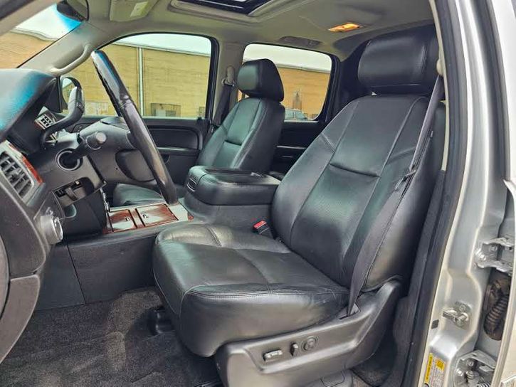 2012-chevrolet-avalanche-ltz-for-sale-07