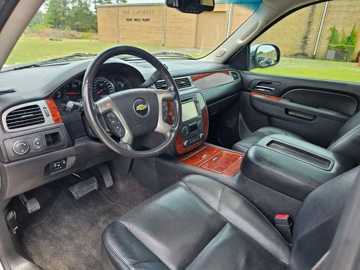 2012-chevrolet-avalanche-ltz-for-sale-08