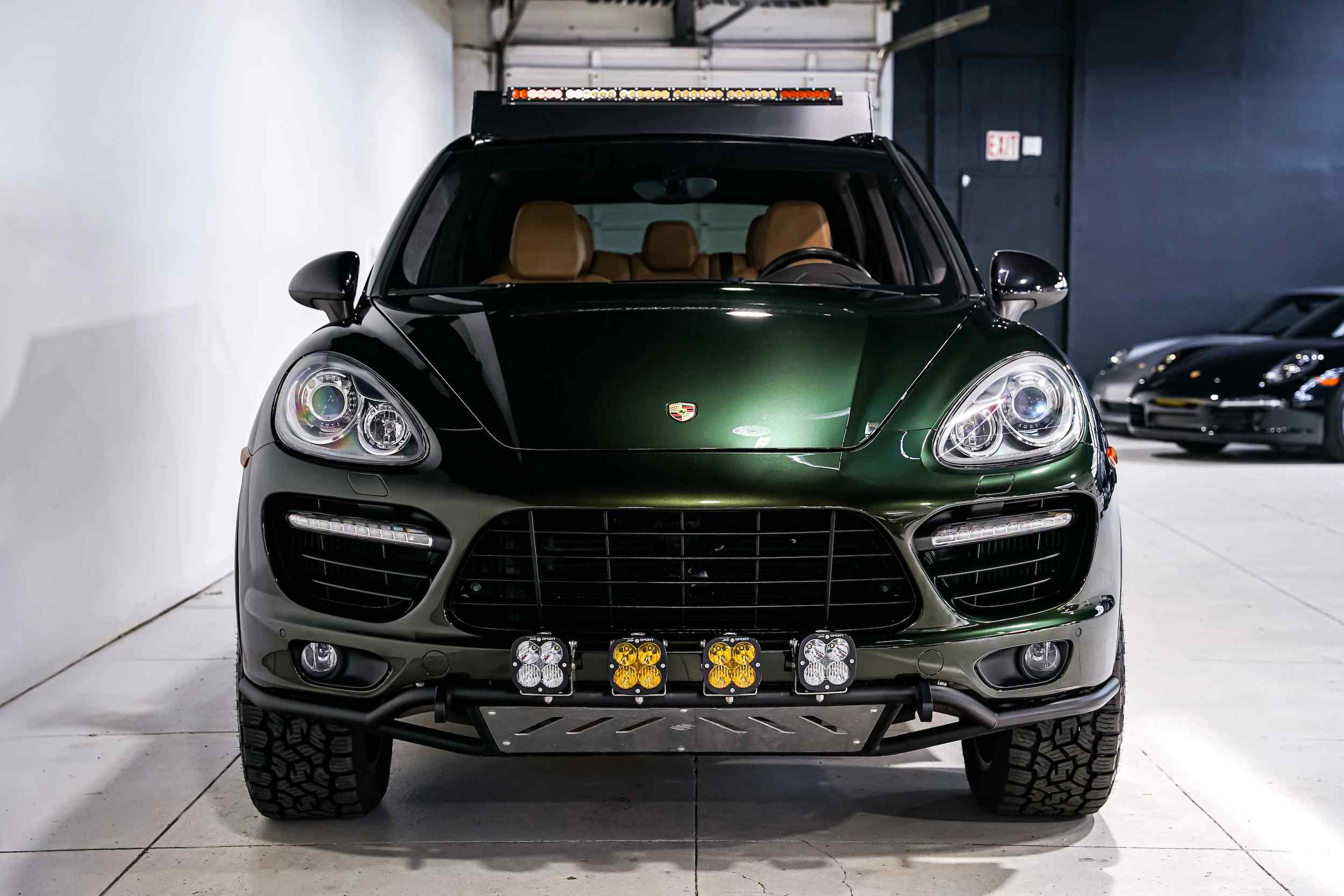 2012-porsche-cayenne-turbo-for-sale-04