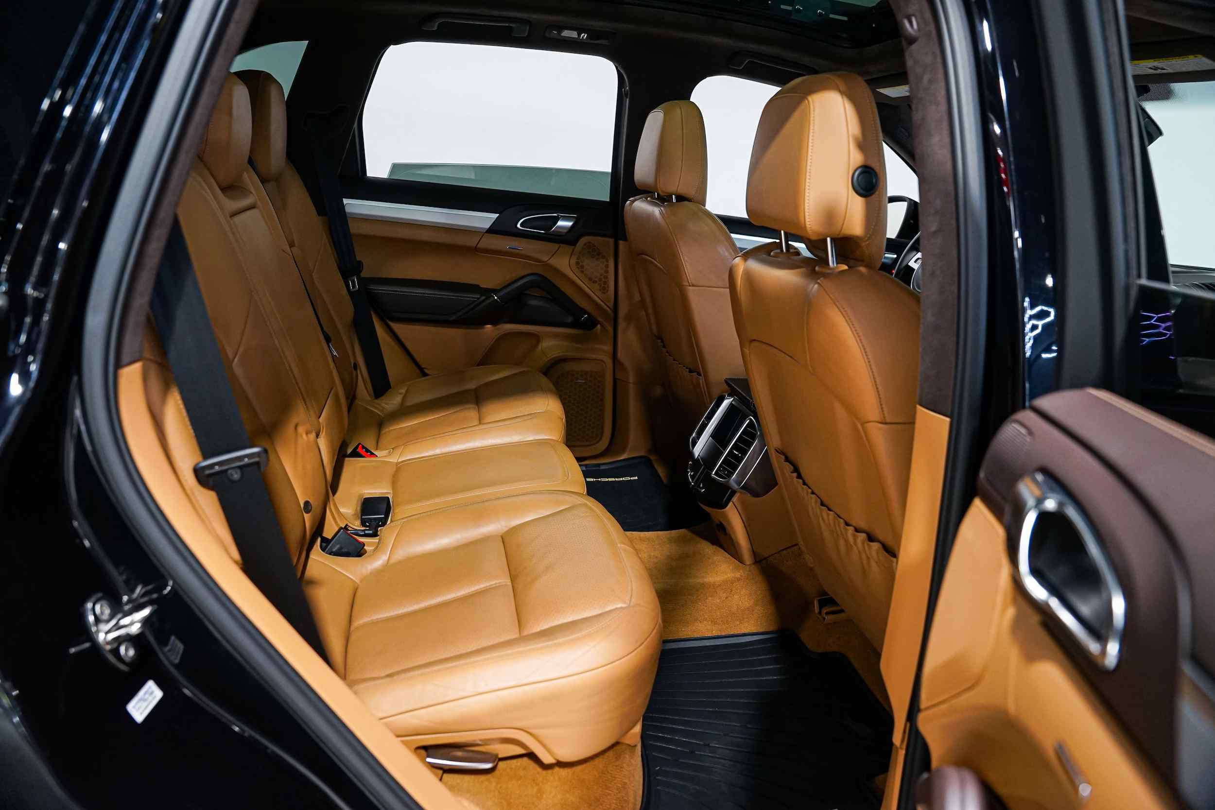 2012-porsche-cayenne-turbo-for-sale-24