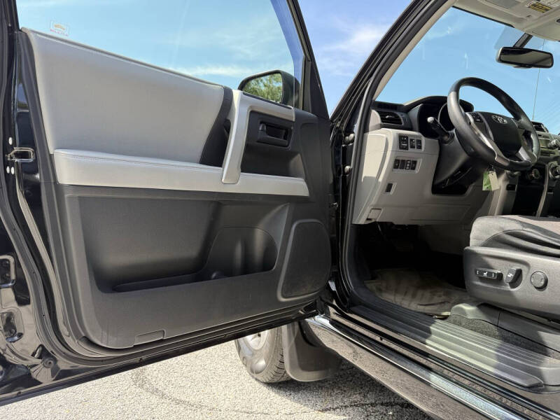 2013-toyota-4runner-sr5-4x4-4dr-suv (29)