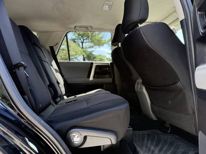 2013-toyota-4runner-sr5-4x4-4dr-suv (37)