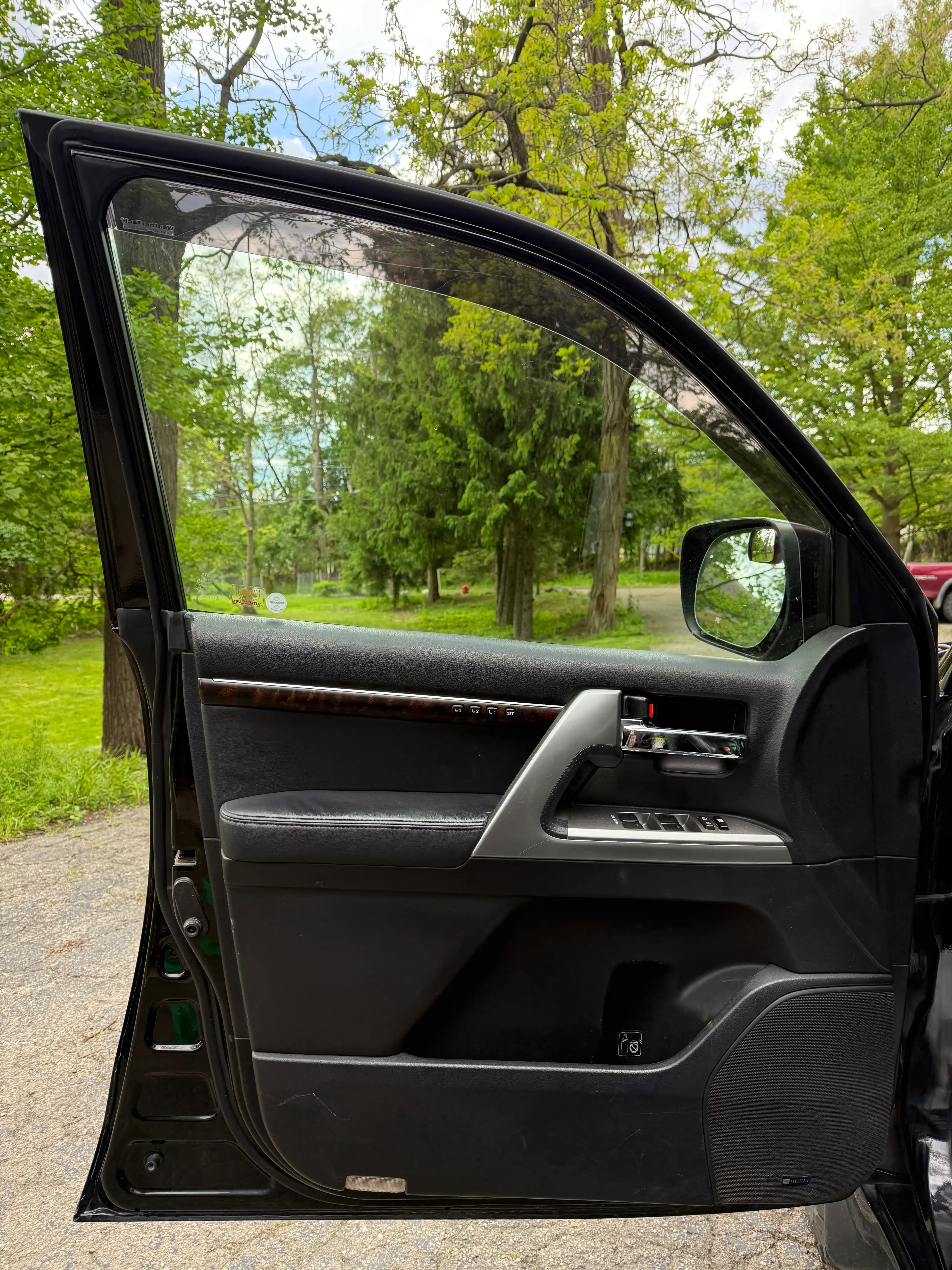 2013-toyota-land-cruiser-overlander-for-sale-25