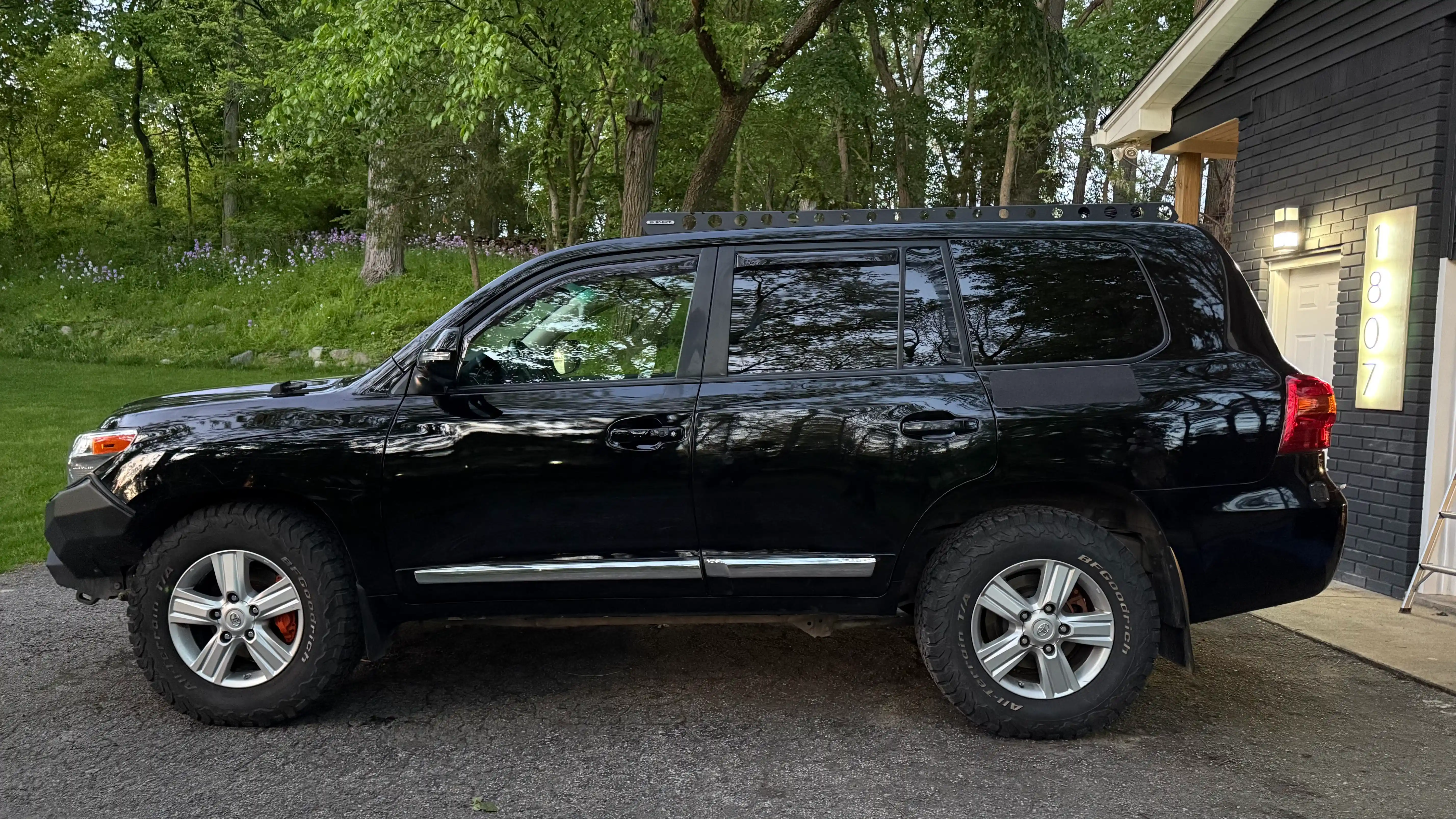 2013-toyota-land-cruiser-overlander-for-sale-5