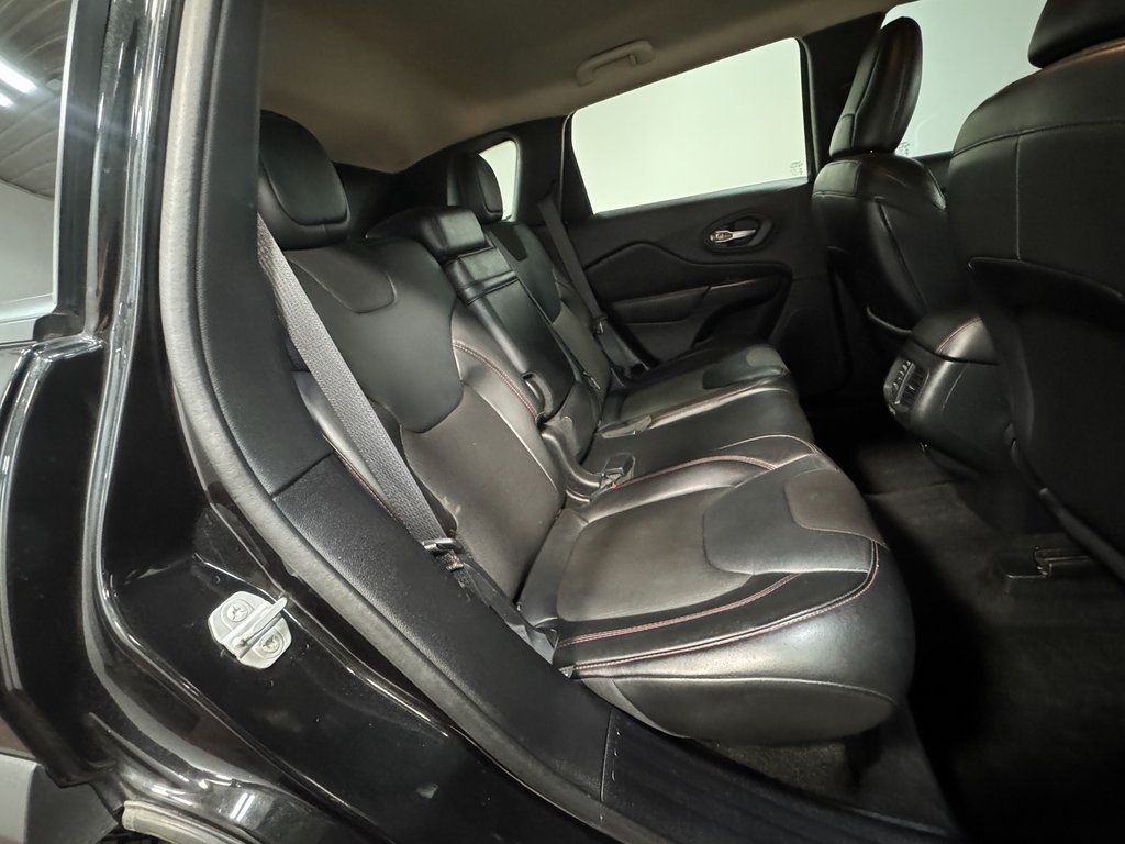 2015-jeep-cherokee-trailhawk-for-sale-07