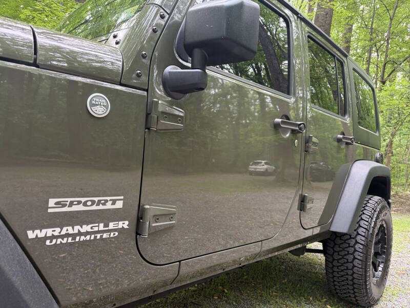 2015-jeep-wrangler-unlimited-sport-4x4-4dr-suv (13)