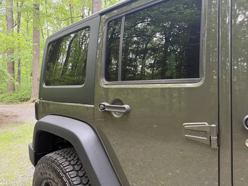 2015-jeep-wrangler-unlimited-sport-4x4-4dr-suv (15)