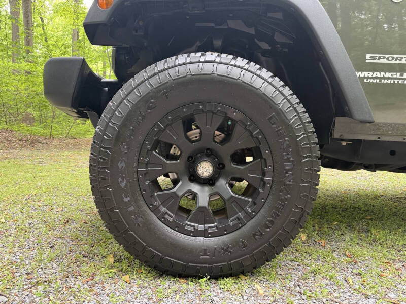 2015-jeep-wrangler-unlimited-sport-4x4-4dr-suv (20)