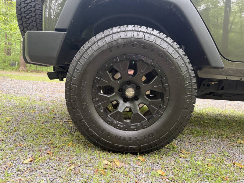 2015-jeep-wrangler-unlimited-sport-4x4-4dr-suv (21)