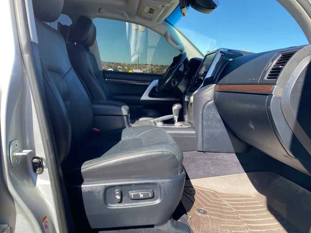 2017-Toyota-Land-Cruiser-for-sale-19