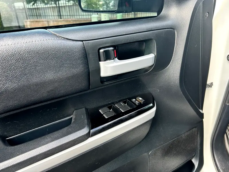 2018-toyota-tundra-sr5-v8-for-sale-12