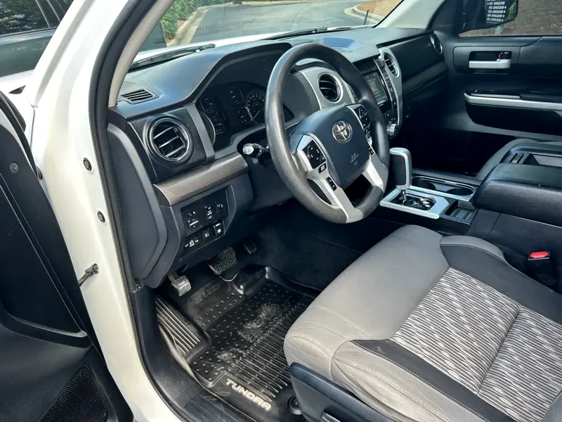 2018-toyota-tundra-sr5-v8-for-sale-13