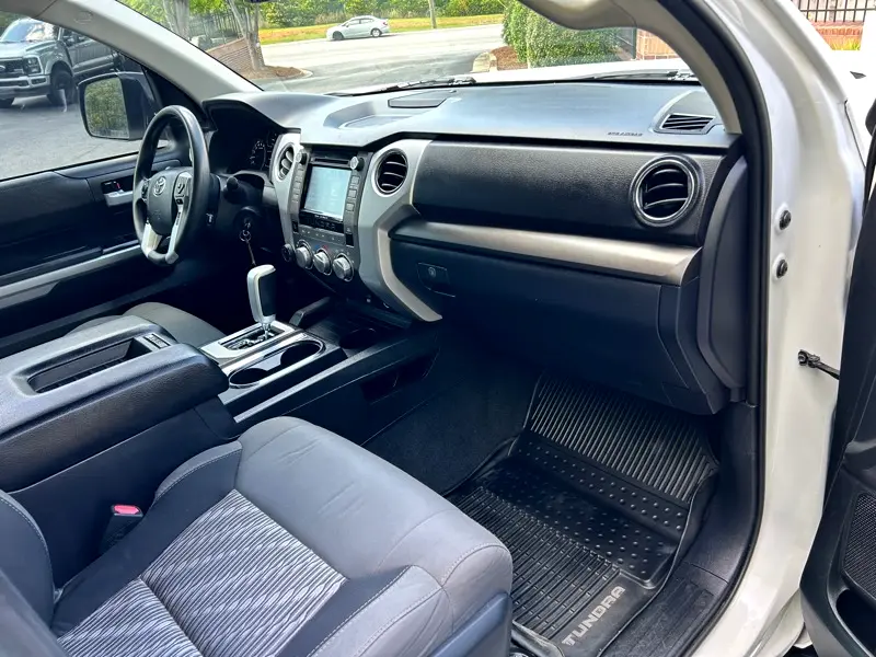 2018-toyota-tundra-sr5-v8-for-sale-19