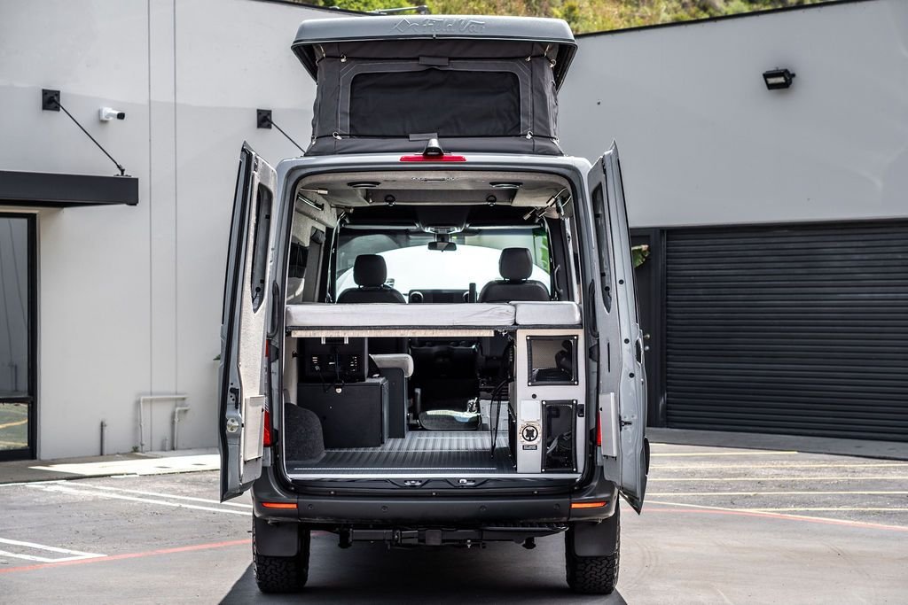 2022-mercedes-benz-field-pop-top-camper-4x4-van (14)